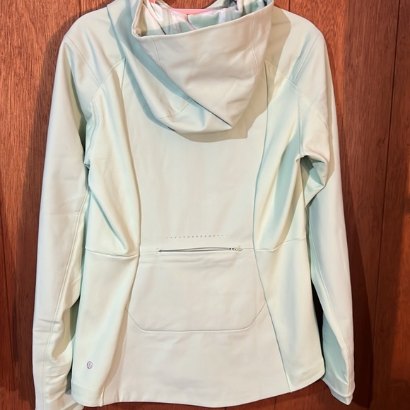 New LULULEMON JACKET - Picture 7 of 13
